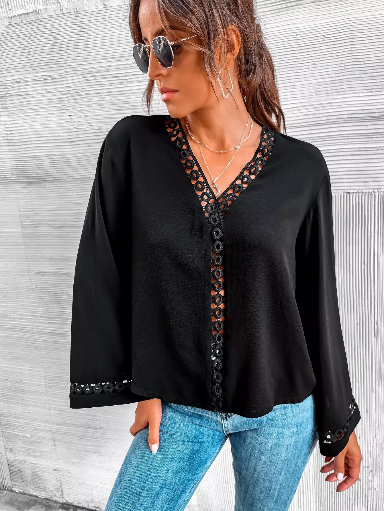 Contrast Guipure Lace V-neck Blouse - Image 6