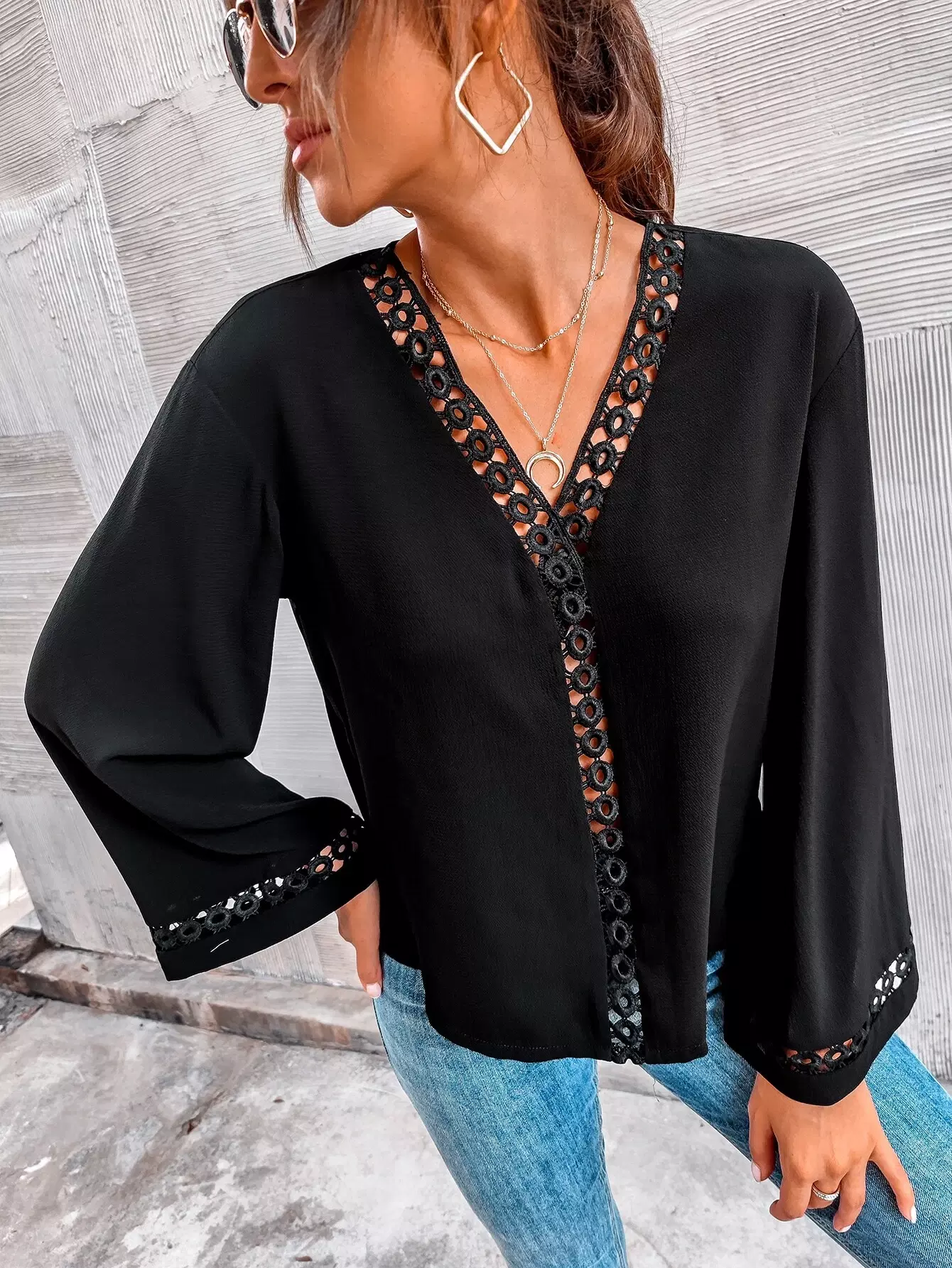 Contrast Guipure Lace V-neck Blouse - Image 7