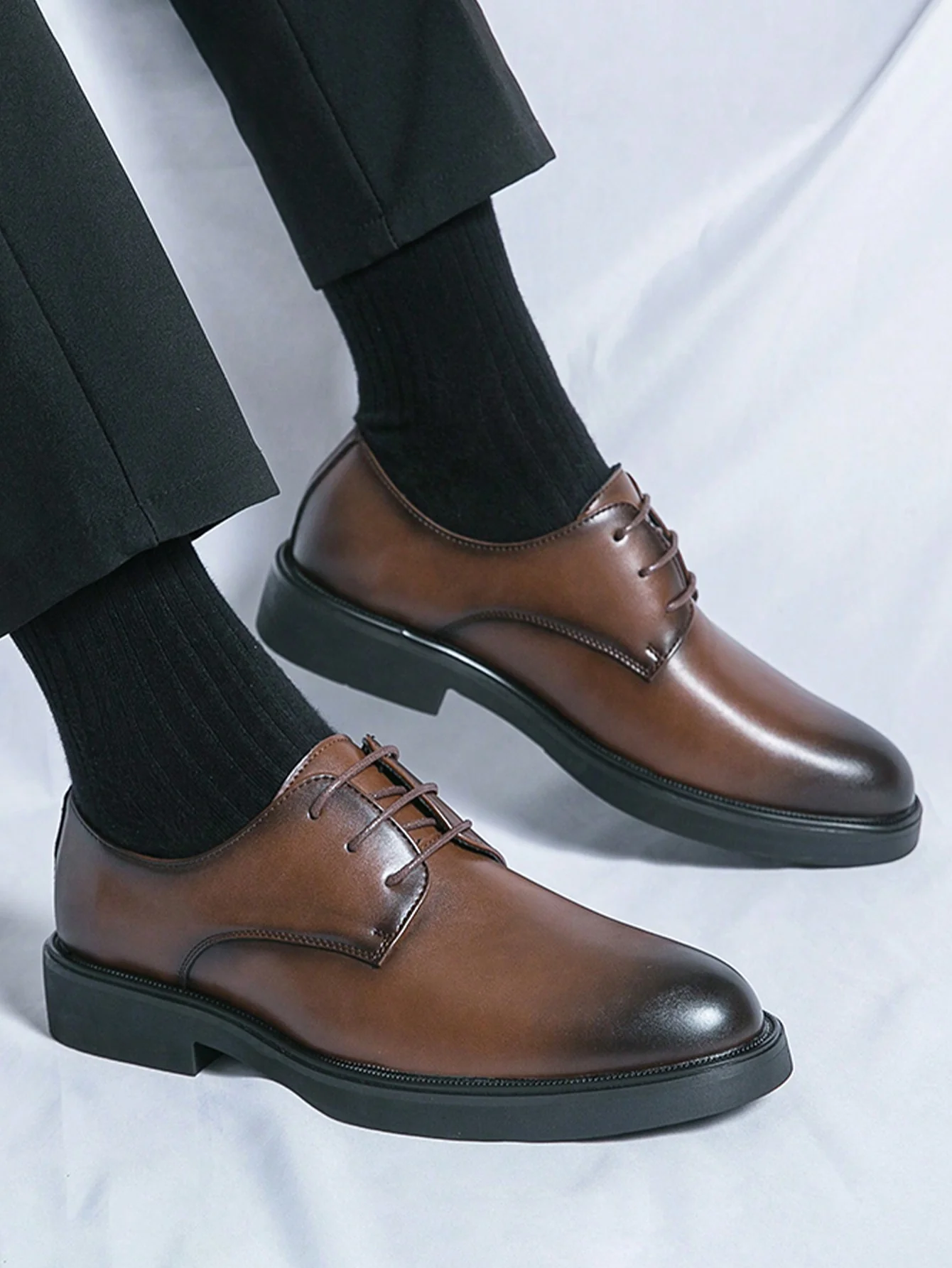 Fashionable & Minimalist Business Men's Oxford Leather Lace-Up Round Toe Dress Shoes - Image 11