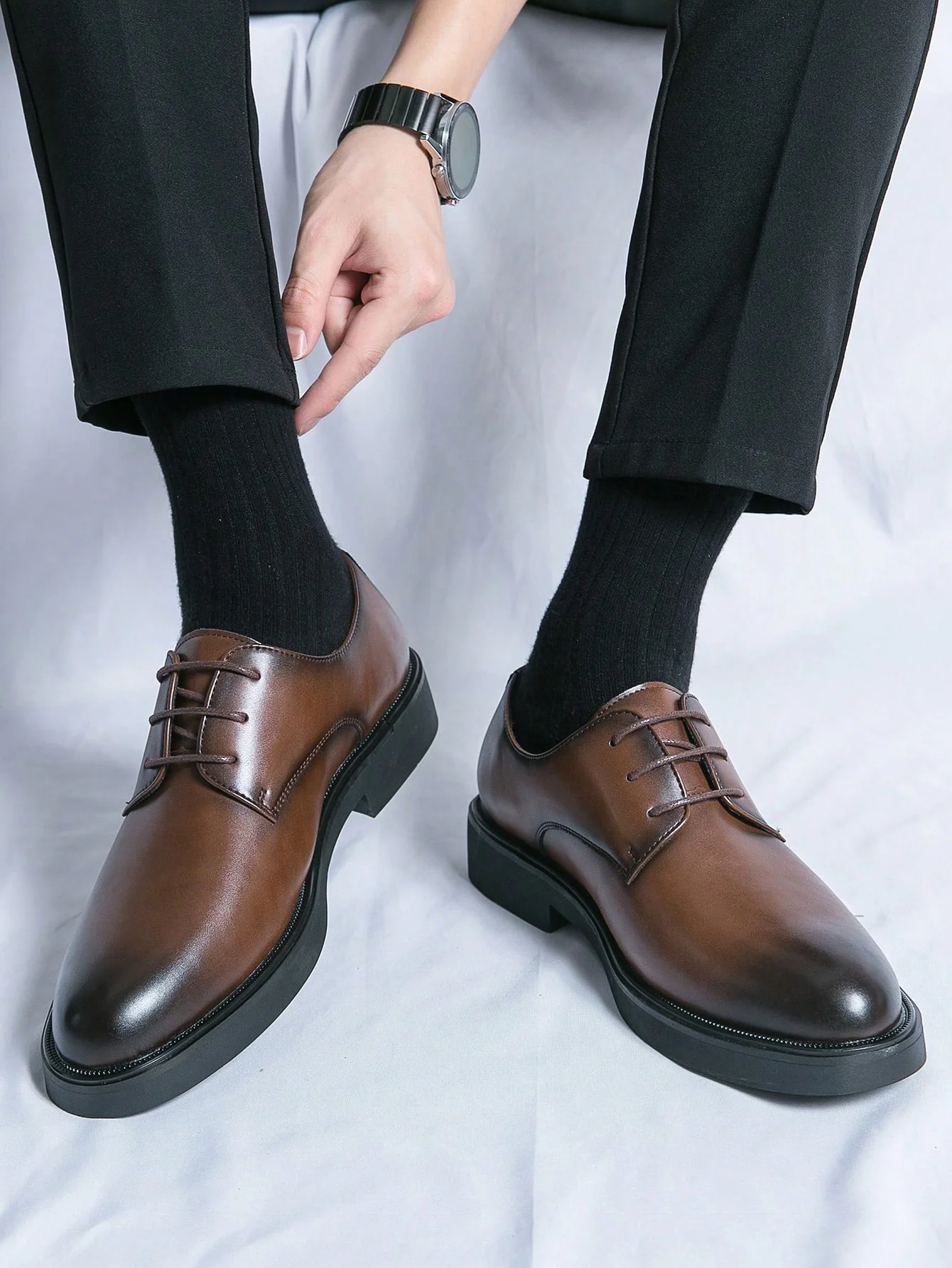 Fashionable & Minimalist Business Men's Oxford Leather Lace-Up Round Toe Dress Shoes - Image 5