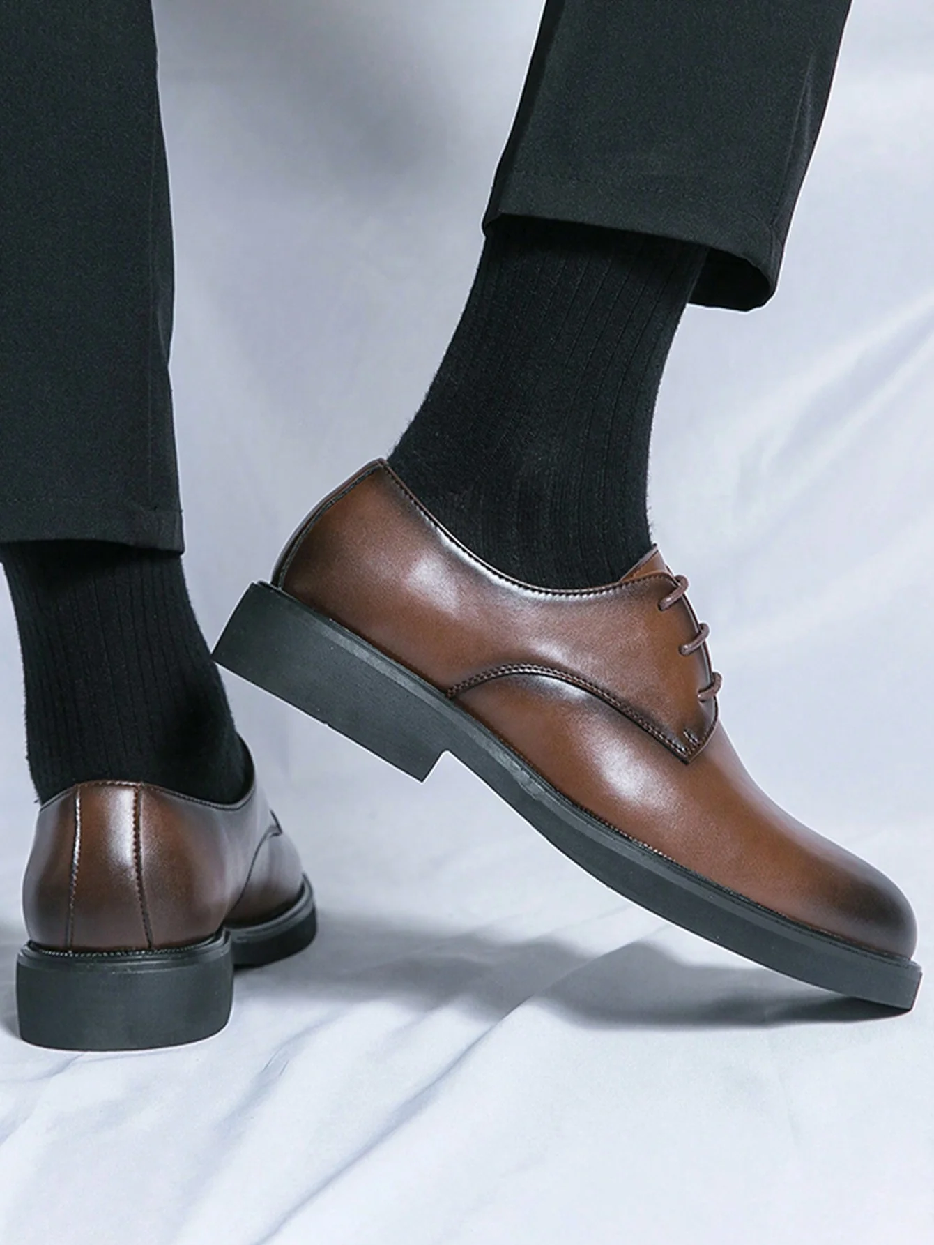 Fashionable & Minimalist Business Men's Oxford Leather Lace-Up Round Toe Dress Shoes - Image 7