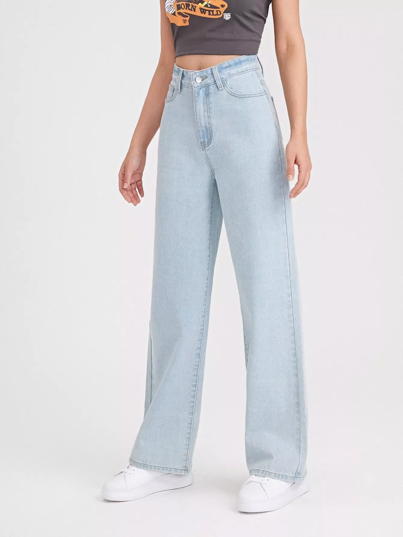 High-Waisted Light Wash Jeans - Image 3