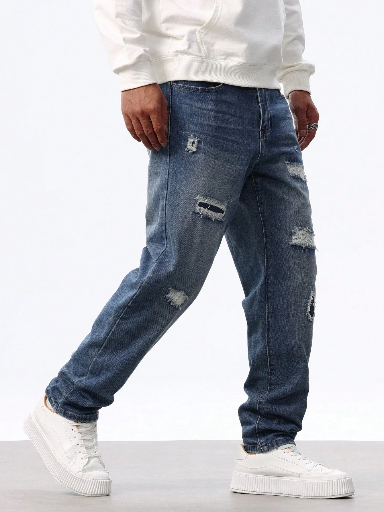 Manfinity Homme Men's Casual Distressed Pocket Denim Jeans - Image 6
