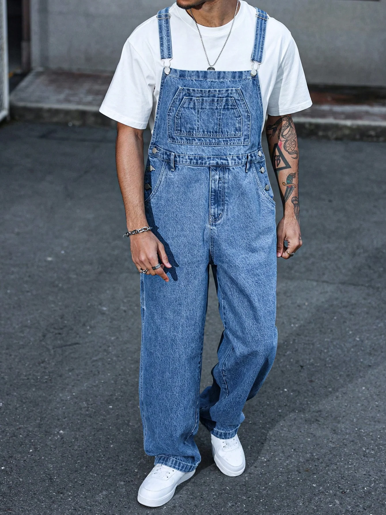 Manfinity Homme Men's Pocketed Wide Leg Loose Casual Denim Bib Overalls - Image 5
