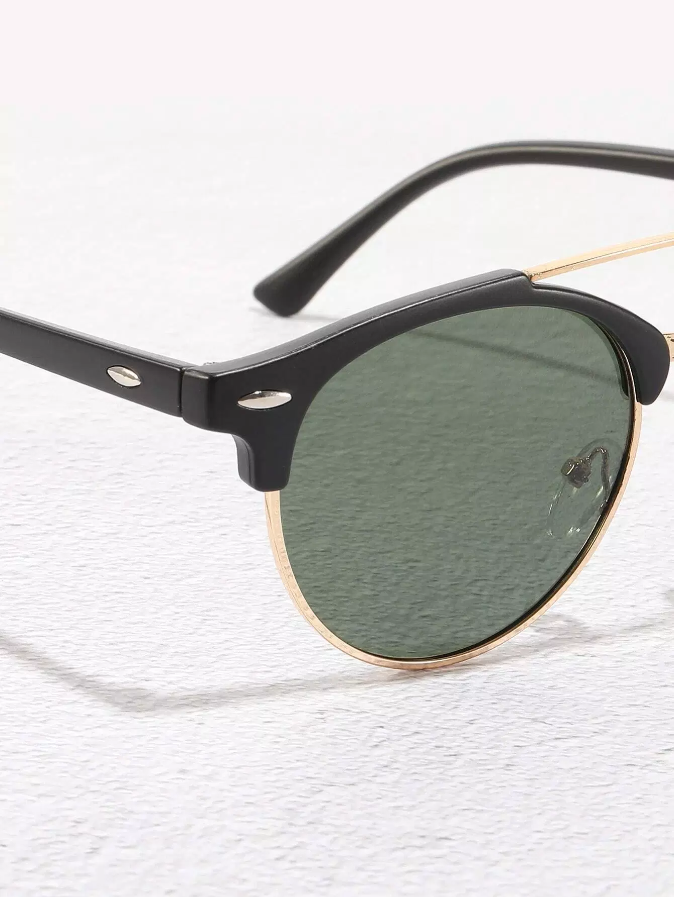 Men Metal Frame Sunglasses - Image 4