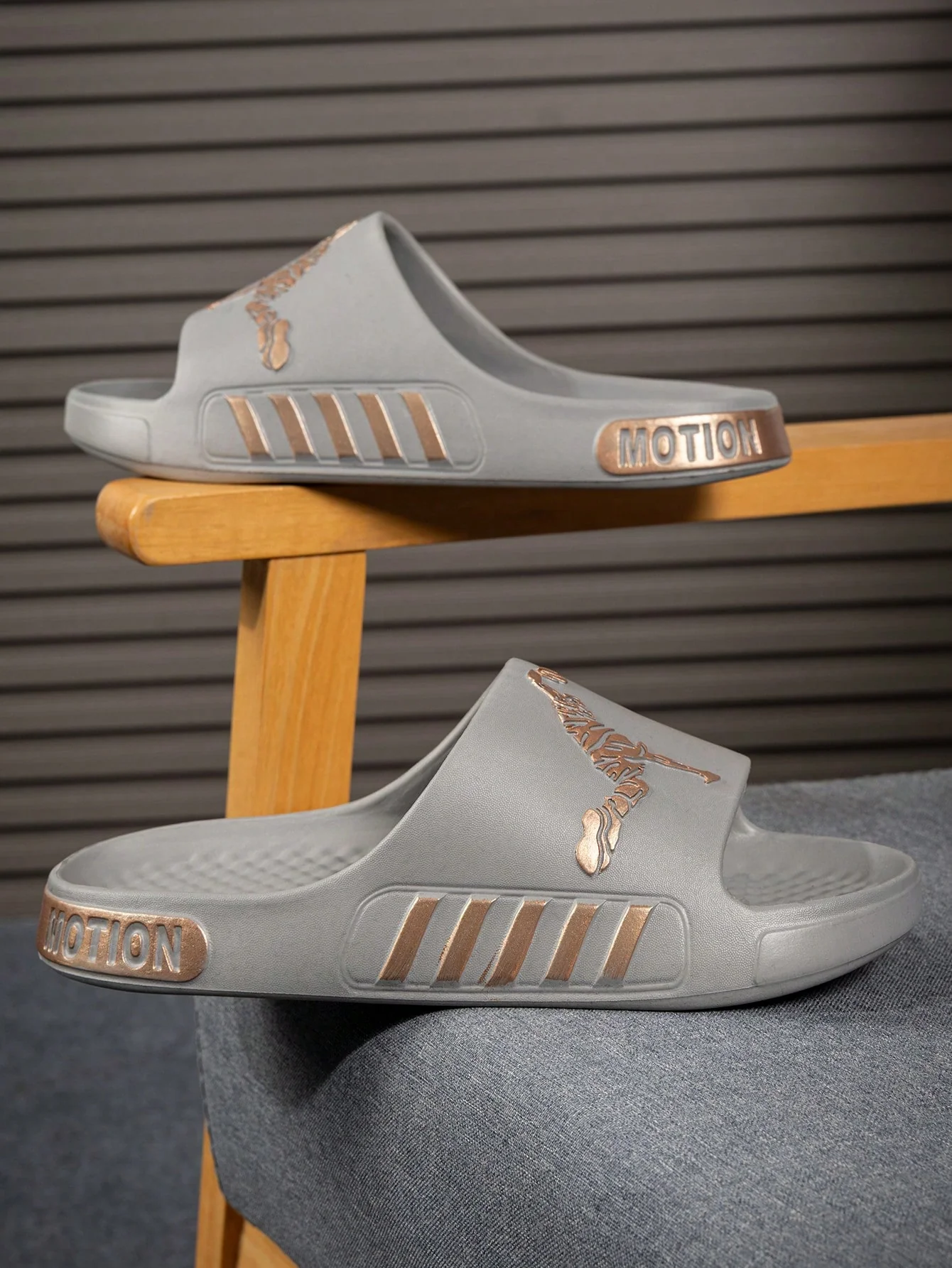 Men's Sports Slippers With Golden Foil Human Portrait & Letter Design - Image 5