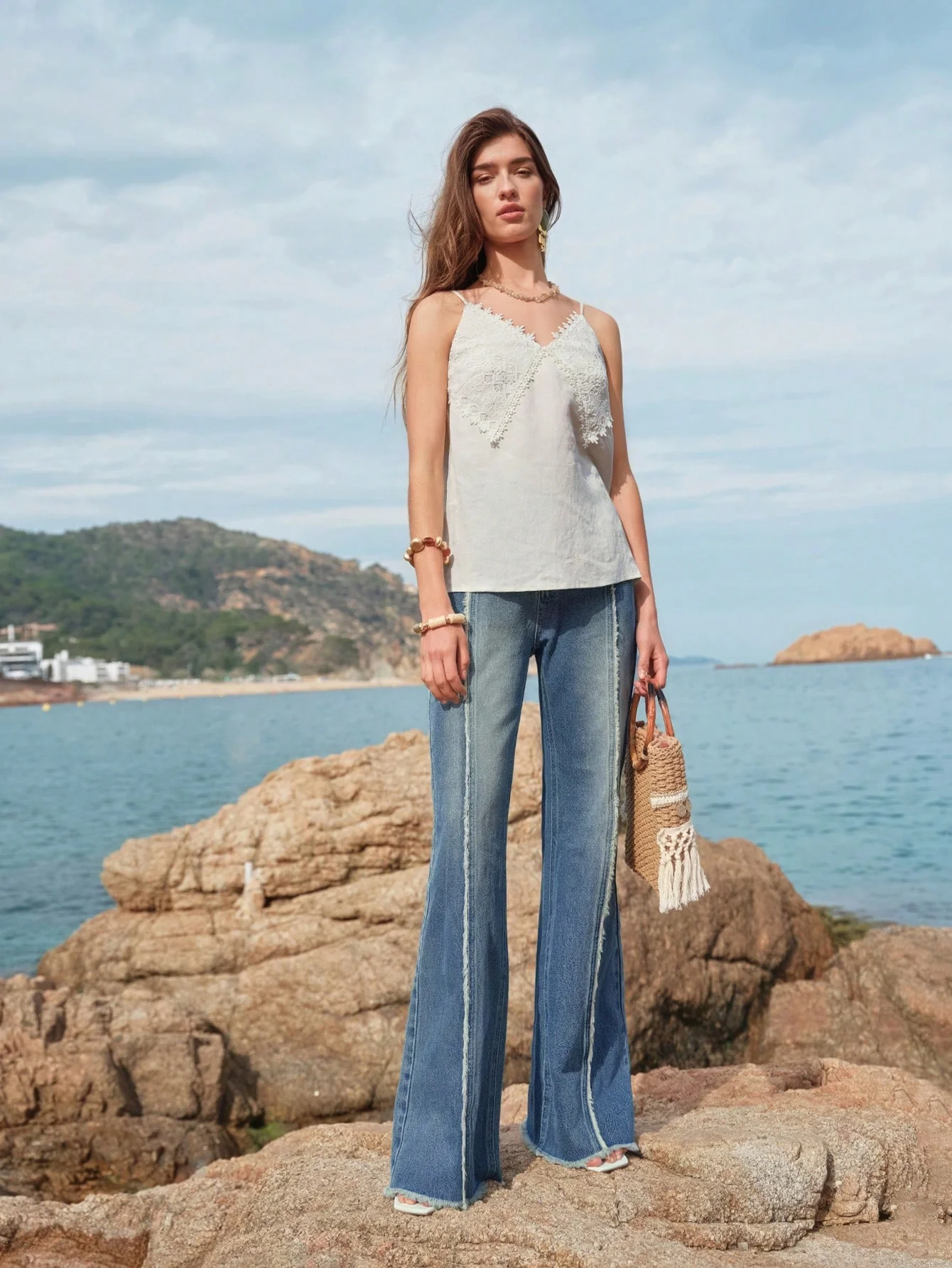 MOTF PREMIUM WASHED RAW TRIM FLARE JEANS - Image 4