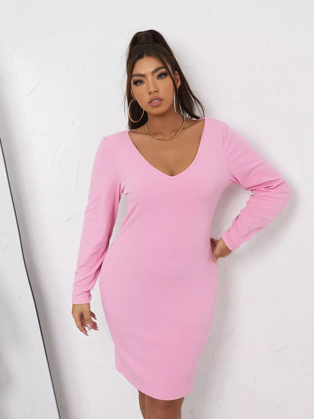 Plus Solid Bodycon Dress - Image 4