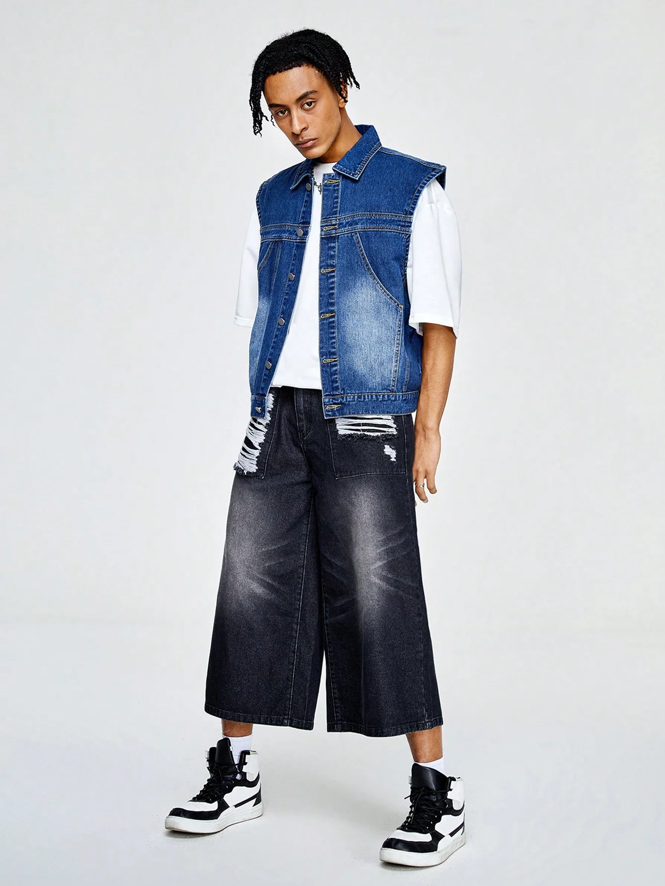 ROMWE MEN Street Life Men'S Distressed Loose Fit Capri Jeans - Image 3