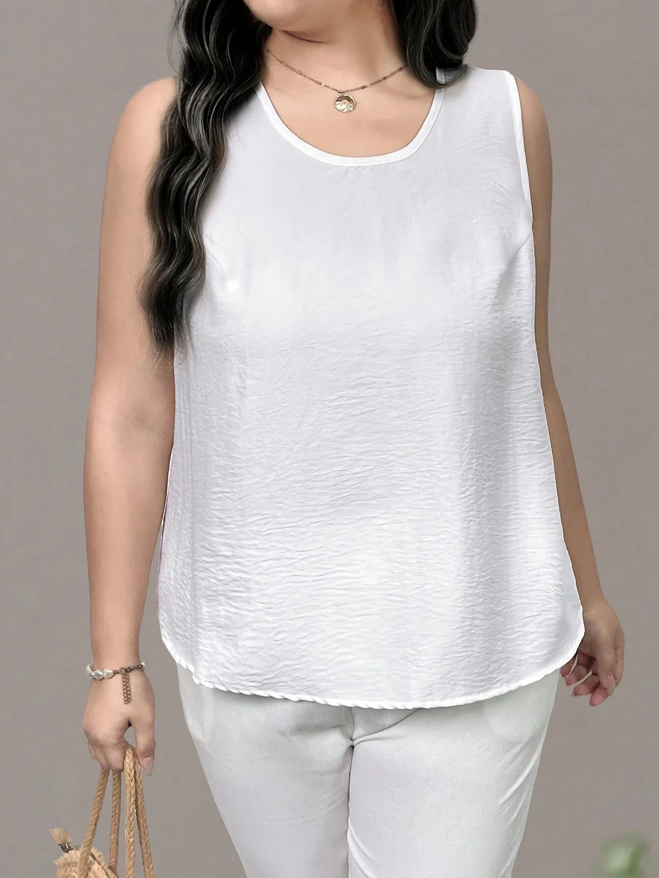 SHEIN LUNE Plus Size Solid Color Round Neck Summer Casual Tank Top - Image 3