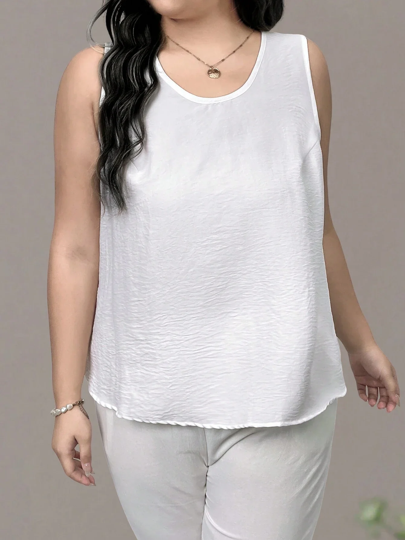 SHEIN LUNE Plus Size Solid Color Round Neck Summer Casual Tank Top - Image 4