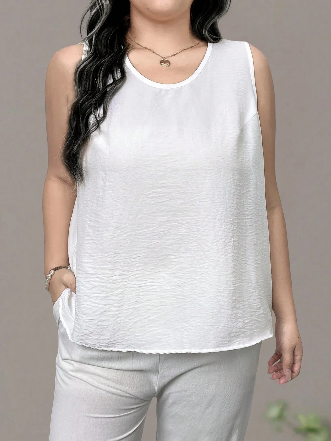 SHEIN LUNE Plus Size Solid Color Round Neck Summer Casual Tank Top - Image 5