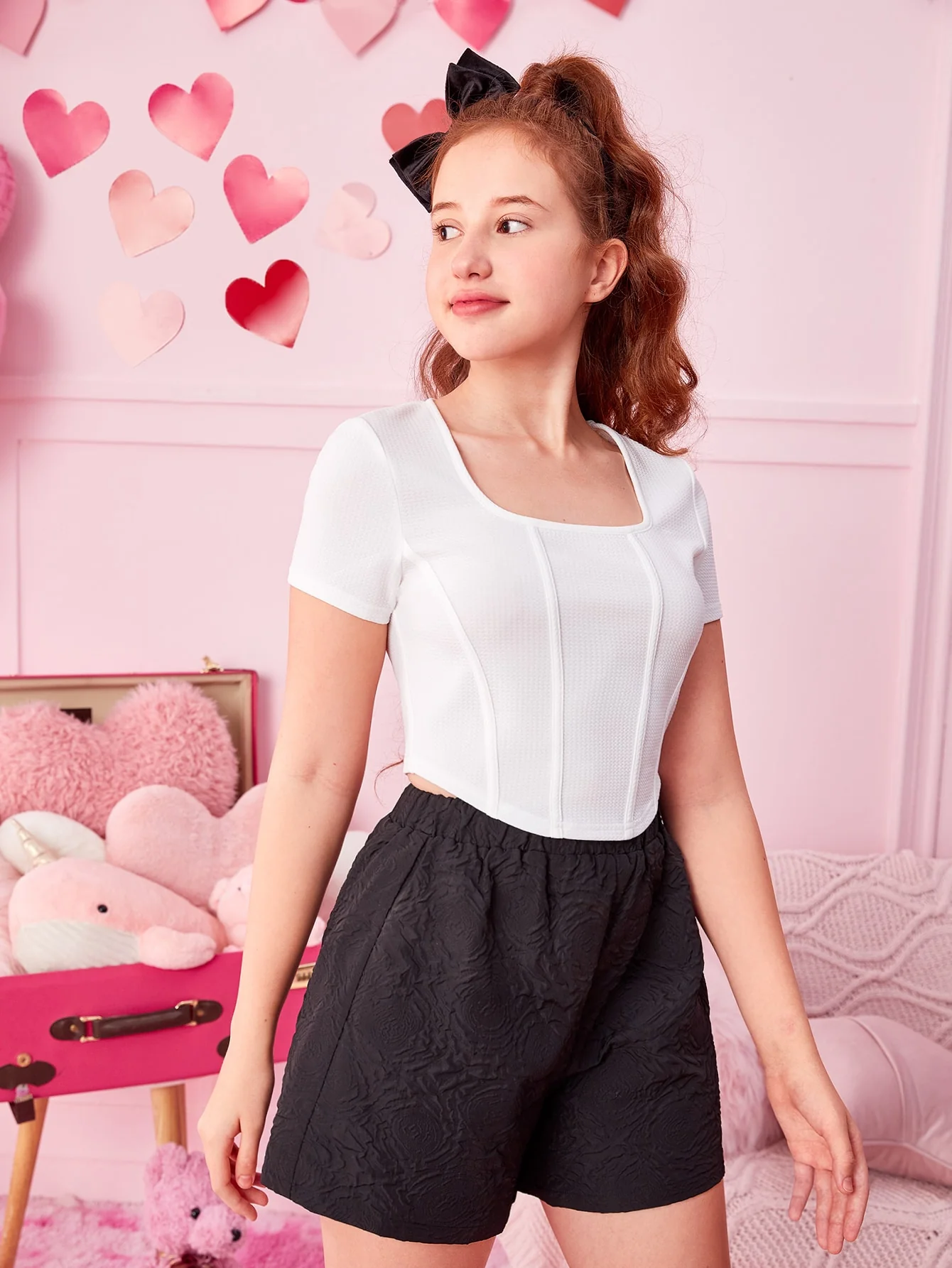 SHEIN Teenage Girl Elegant U-Neck Pleated Curved Hem Textured Solid Color Short Sleeve T-Shirt - Image 5