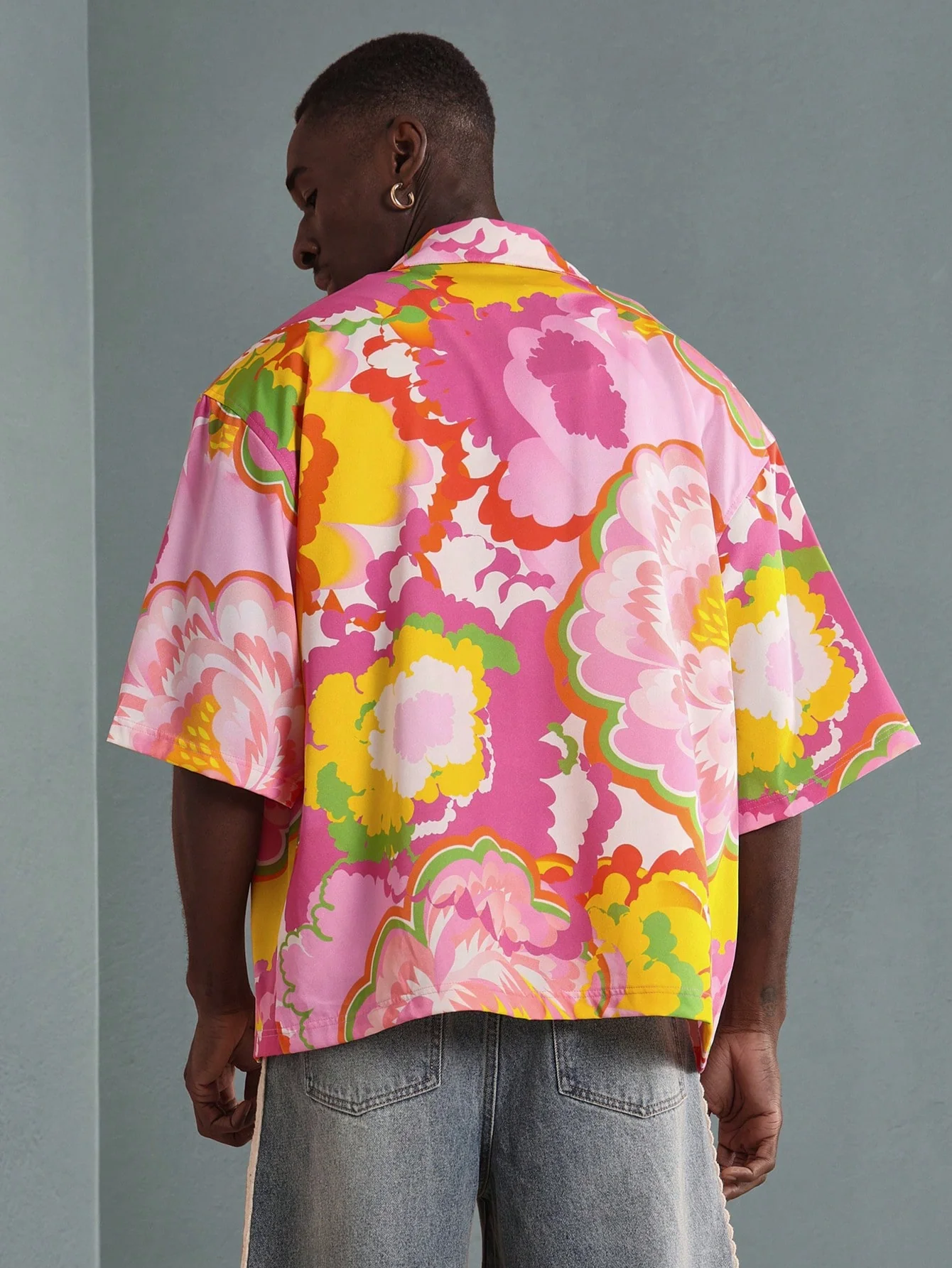 SUMWON Retro Floral Resort Shirt Boxy Fit Hawaiian Style Button Down Summer Beach Vacation Camp Shirt Festival Short Sleeve Relaxed Holiday Party Casual - Image 3